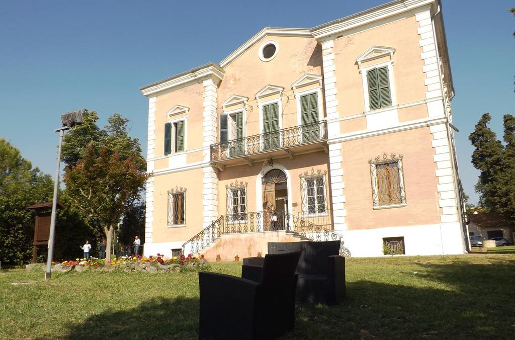 Tenuta Villa Colle Sereno มอนเตมาร์เชียโน ภายนอก รูปภาพ