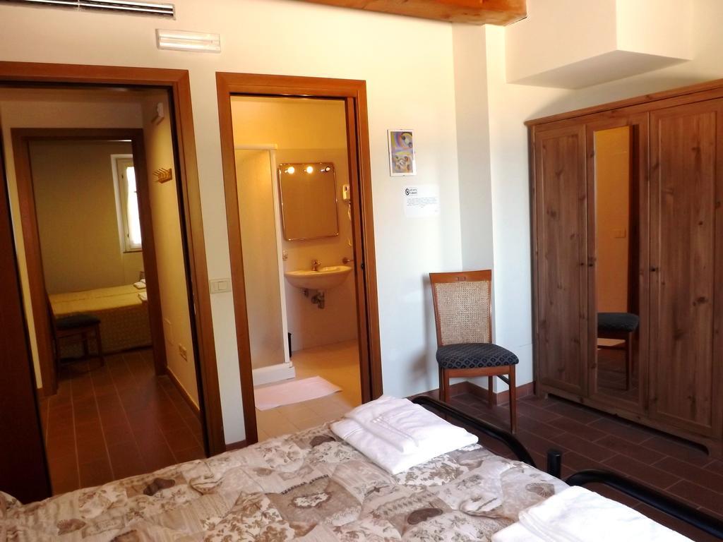 Tenuta Villa Colle Sereno มอนเตมาร์เชียโน ภายนอก รูปภาพ
