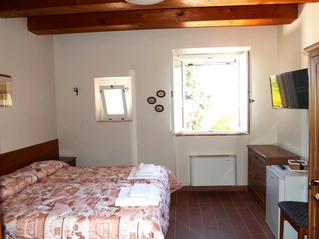 Tenuta Villa Colle Sereno มอนเตมาร์เชียโน ภายนอก รูปภาพ