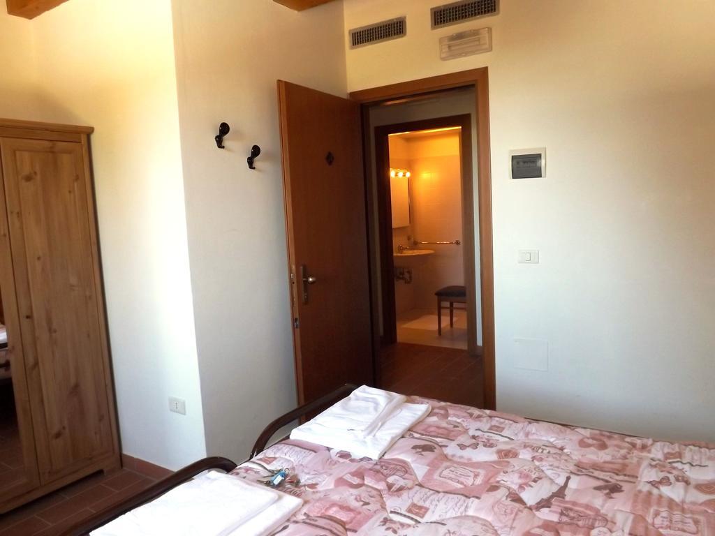 Tenuta Villa Colle Sereno มอนเตมาร์เชียโน ภายนอก รูปภาพ