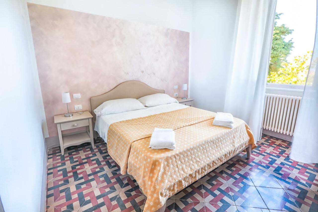 Tenuta Villa Colle Sereno มอนเตมาร์เชียโน ภายนอก รูปภาพ